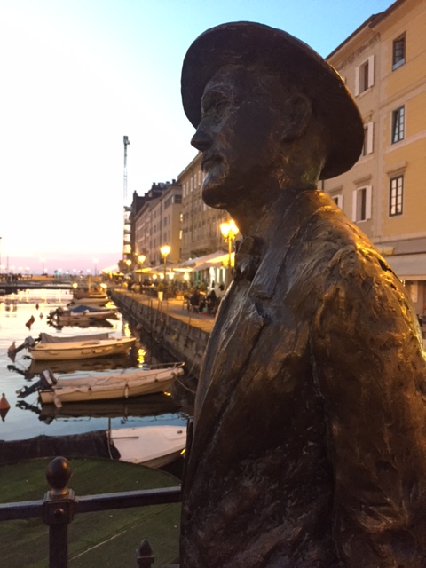 statue of James Joyce
